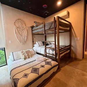 https://hostel-selva.tulum-hotels.net